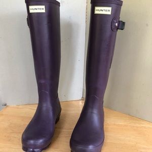 Hunter tall rain rubber boots purple 8M